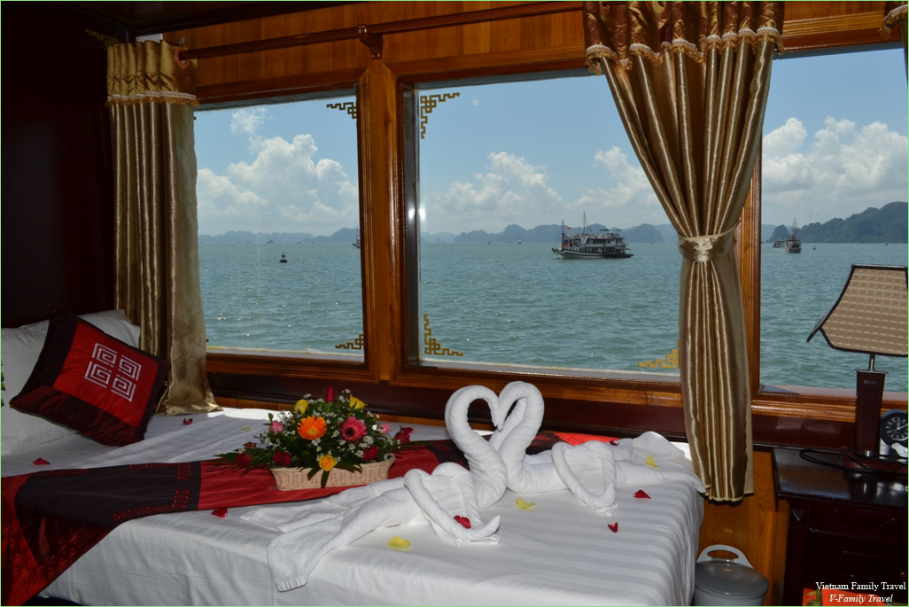 2 DAYS 1 NIGHT HALONG CRUISE ON VSPIRIT CRUISES