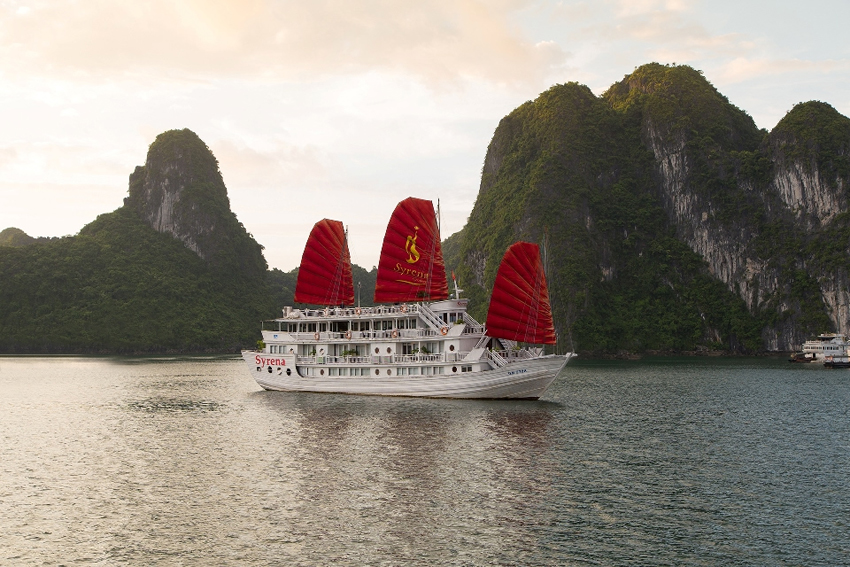 2 DAYS 1 NIGHT HALONG CRUISE ON SYRENA CRUISE